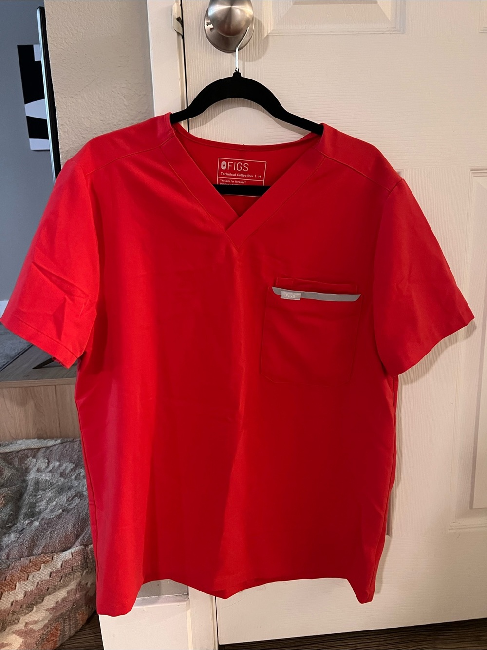 Figs Red Medium Scrub Top